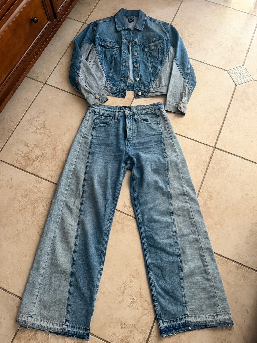 GAP Two-Tone Light Blue Wide Leg Jeans and Jacket. (2 pieces)